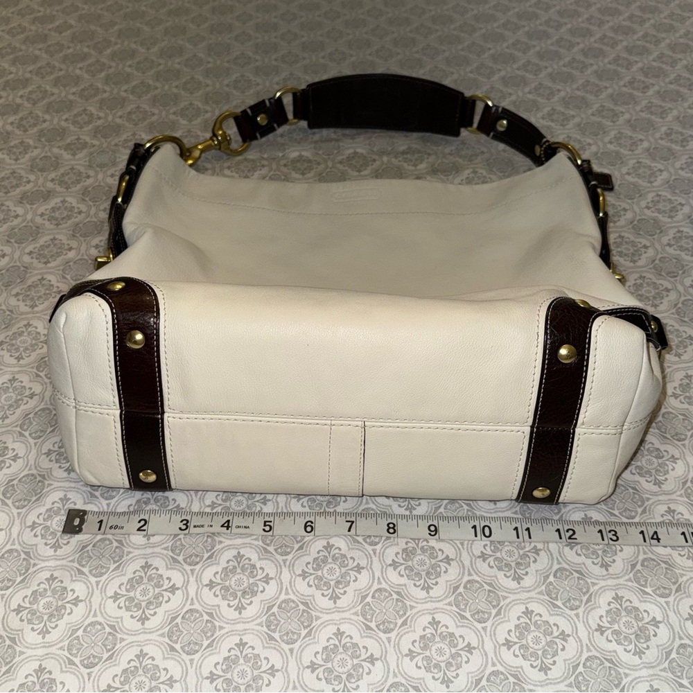 Coach Carly Hobo Shoulder Bag Pebbled Leather Off White Gold Hardware - Picture 13 of 15